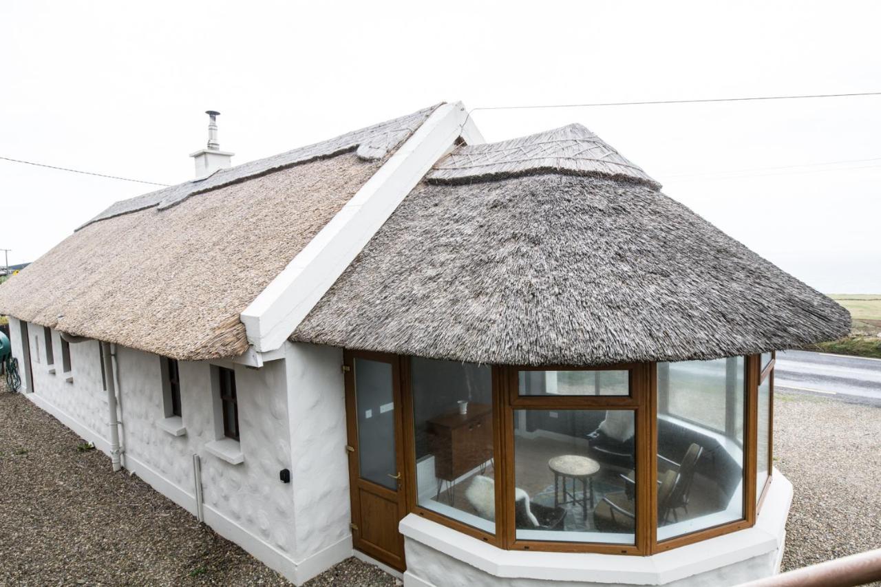 Storytellers Cottage Ballycotteen エクステリア 写真
